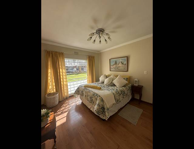 6 BEDROOM HOUSE FOR SALE IN BRACKENHURST